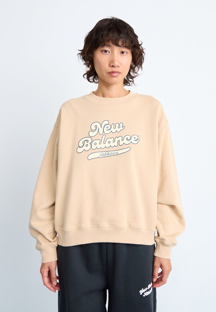 

Толстовка New Balance ATHLETICS LEGACY CREW, Brown/Light Brown
