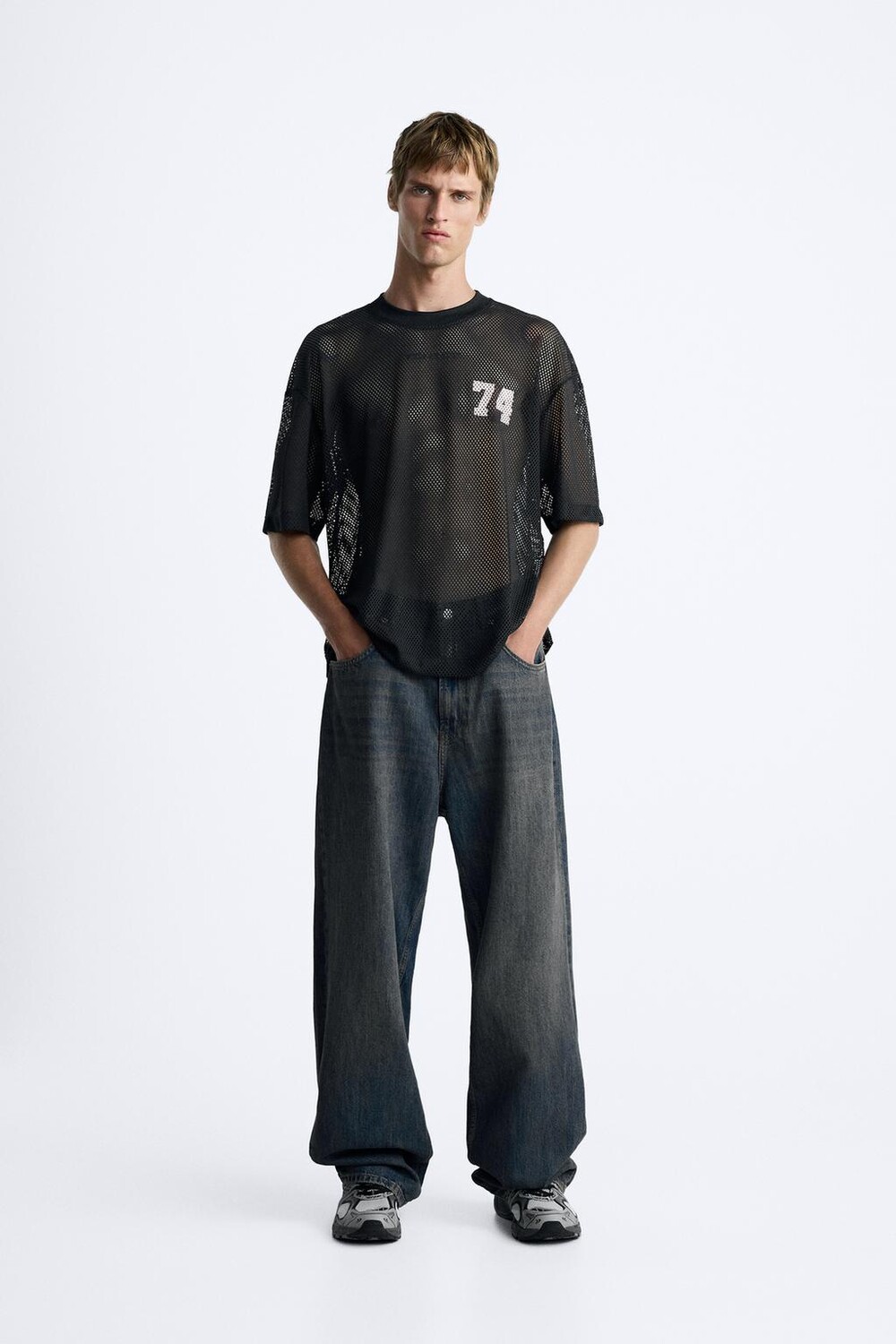 

Футболка с текстурой из сетки с лозунгами ZARA, черный