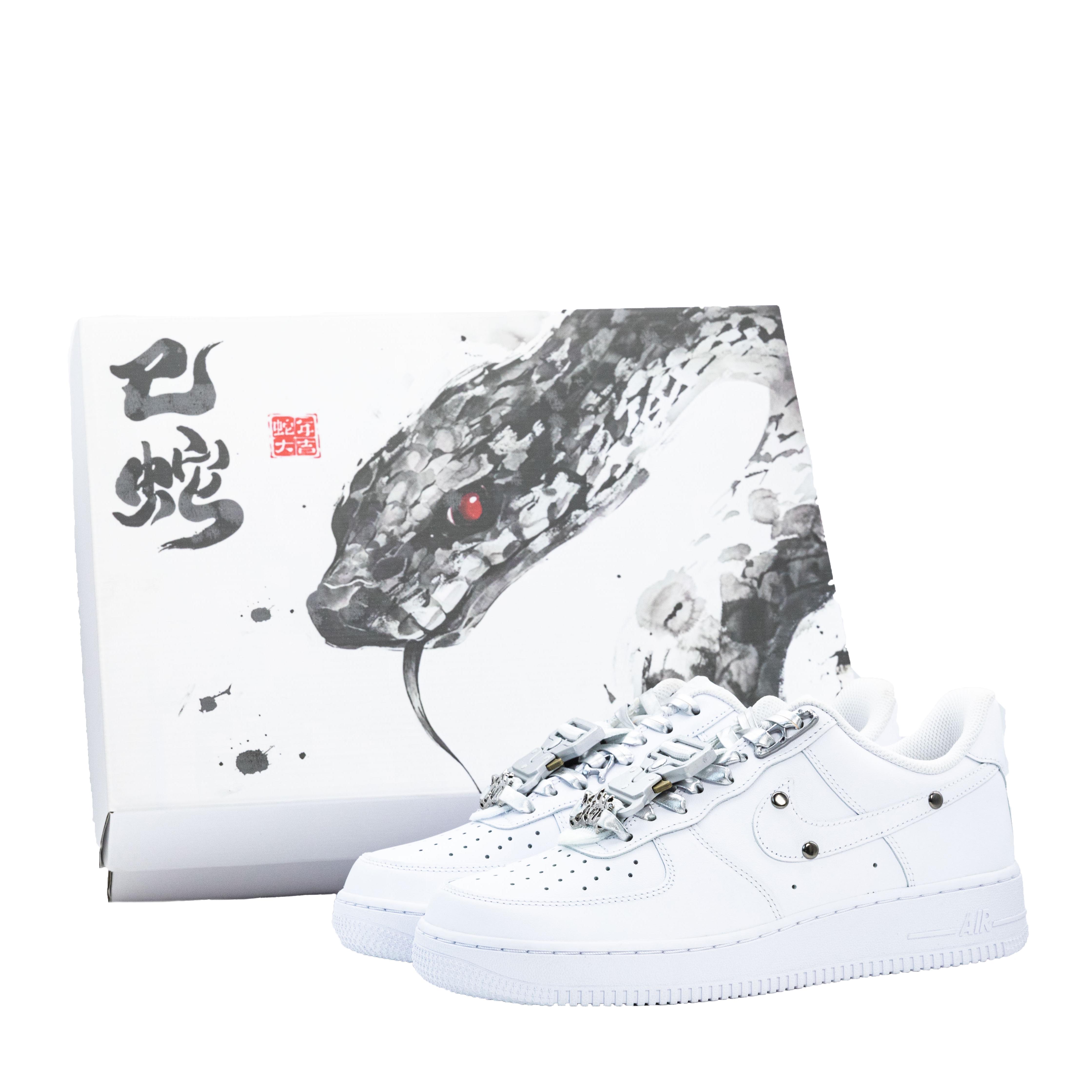 

Nike Кроссовки Air Force 1 White Rhyme Silver Glow, в комплекте коробка, нескользящие, износостойкие, низкие, для скейтбординга, белые, мужские