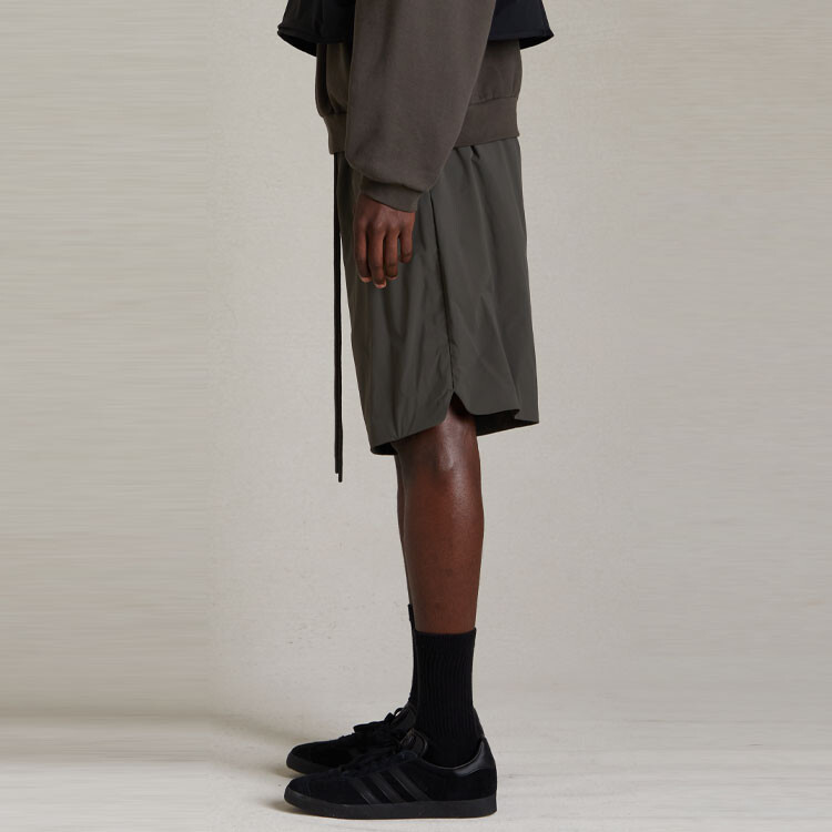 SS24 Повседневные шорты мужские чернила Fear Of God Essentials, черный — фото 4
