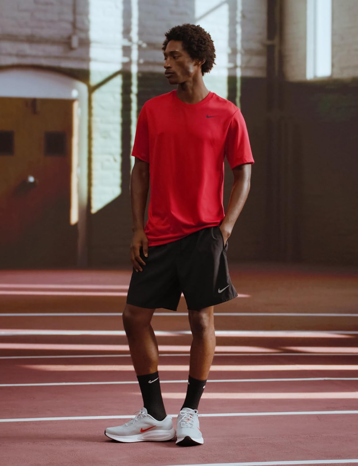 Мужские беговые кроссовки Nike Journey Run для шоссе, белый/черный/алый — фото 3