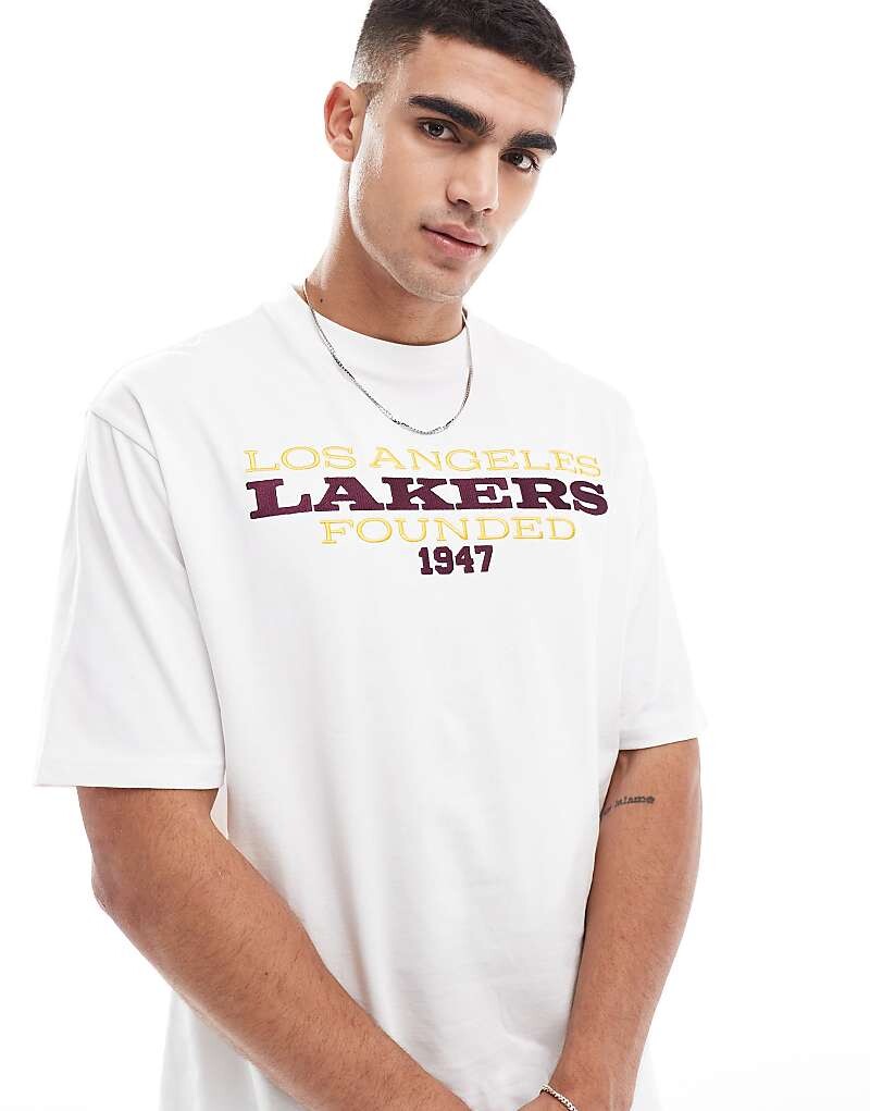 

Белая футболка New Era LA Lakers