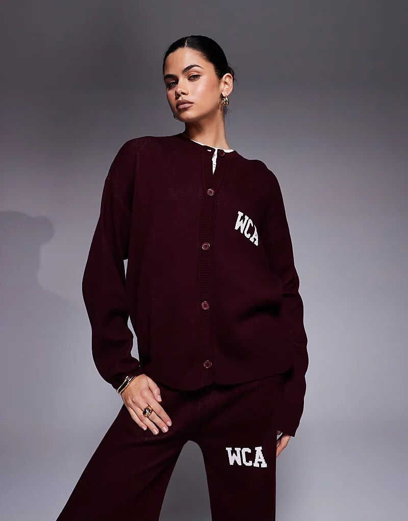

Вязаный кардиган Weekend Collective с университетской графикой бордового цвета