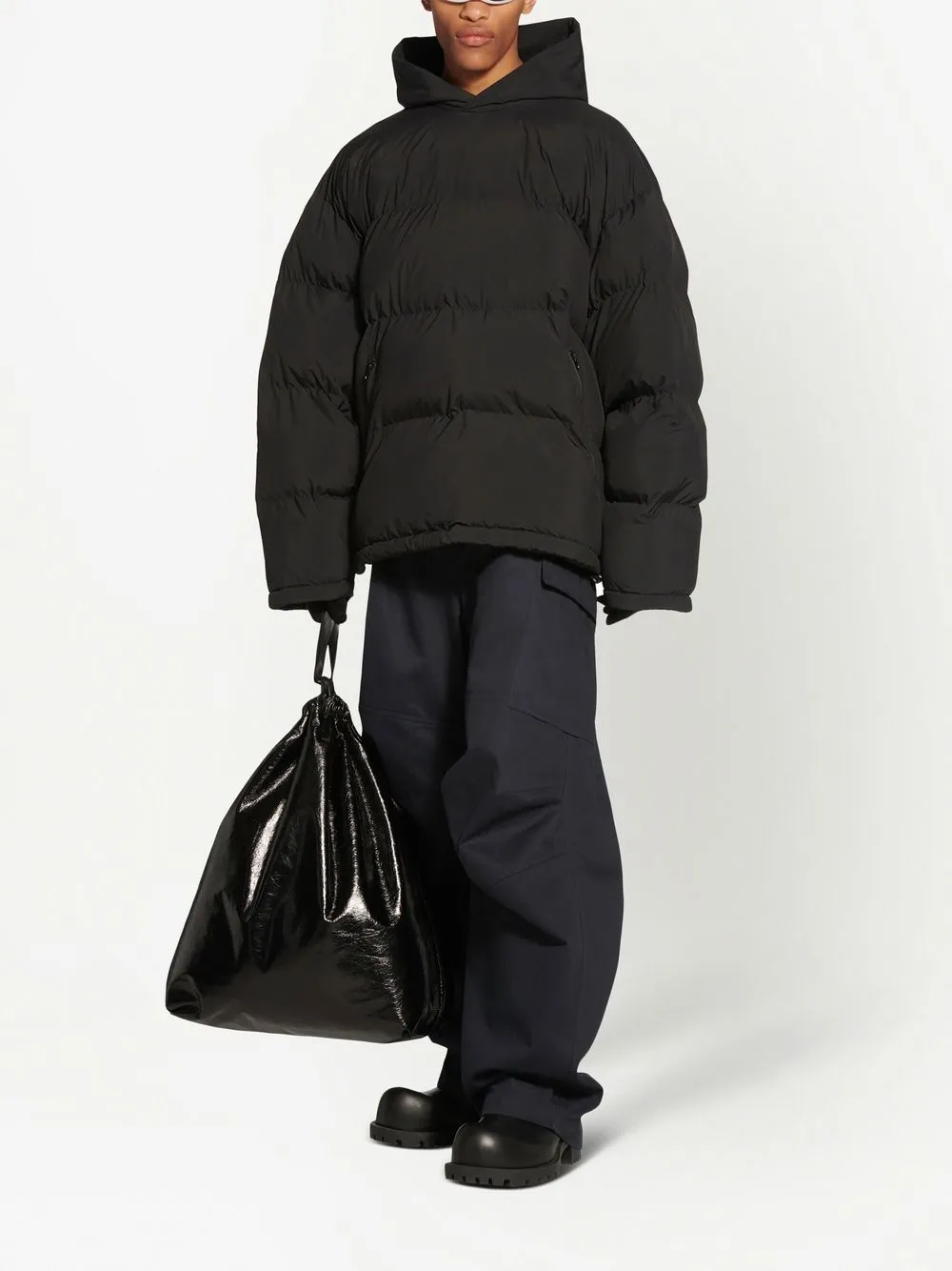 

Пуховик Sporty B BALENCIAGA, черный