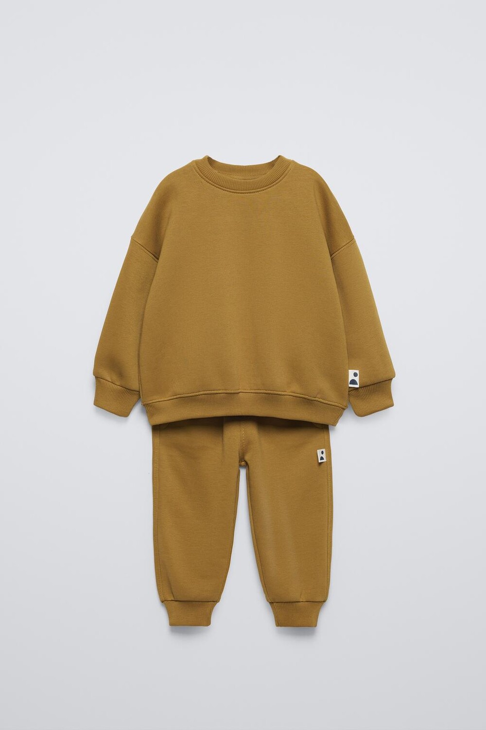 

Комплект из свитшота и джоггерсов label ZARA, охра