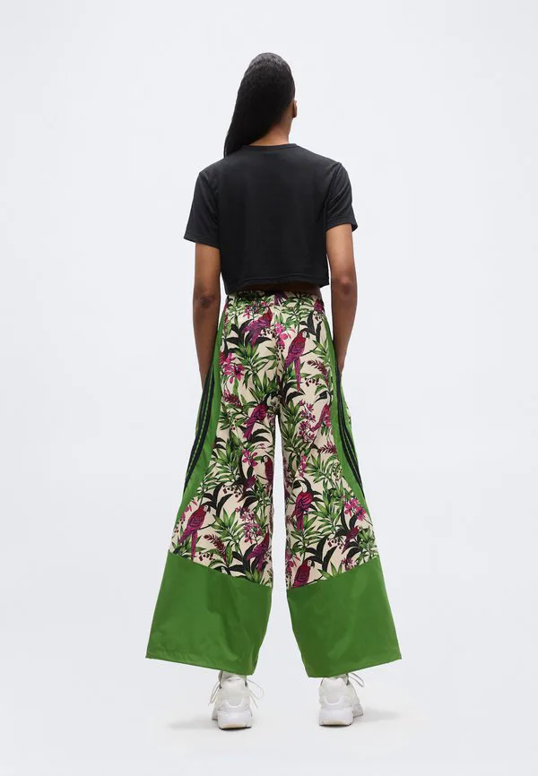 Сельские штаны, спортивные штаны Adidas Sportswear, Crew Green/Beige/Semi Lucid Fuchsia — фото 3