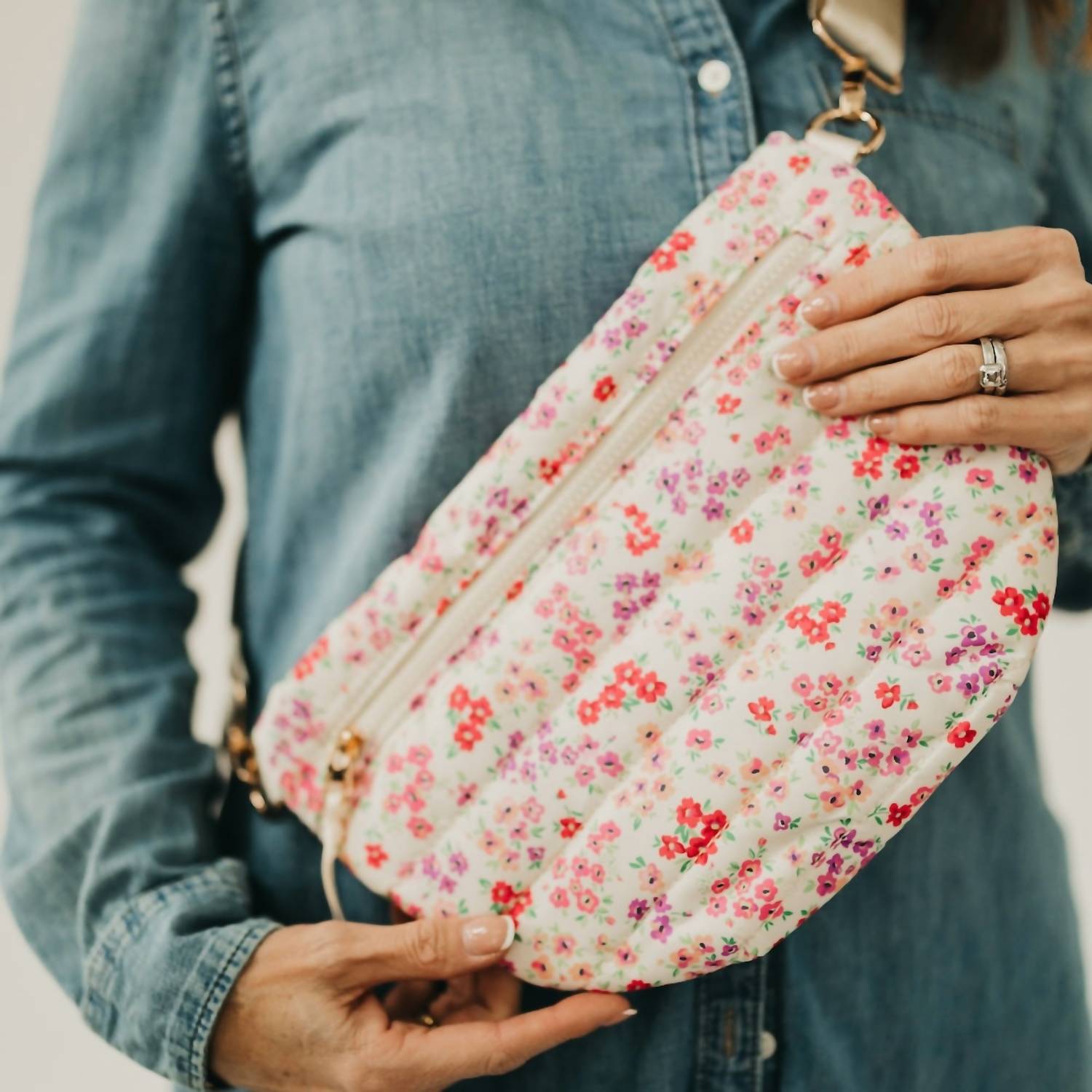 

Женская стеганая сумка Jolie с розовым цветочным принтом Pretty Simple, Pink Floral