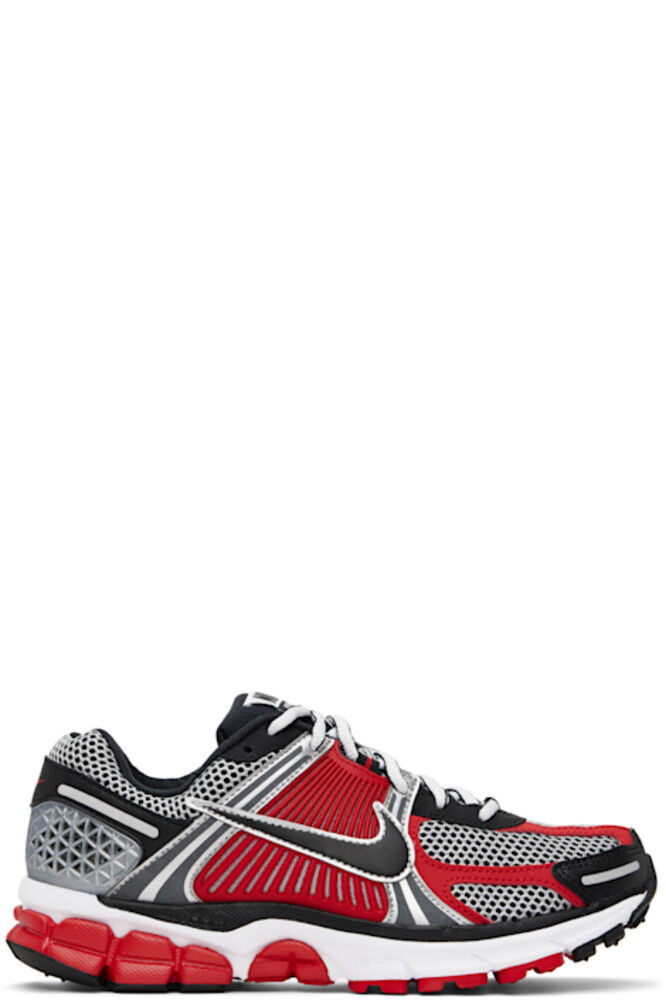 

Серебристо-красные кроссовки Zoom Vomero 5 Nike