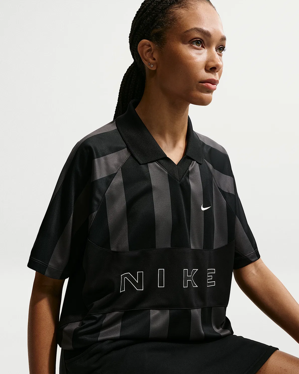 Женская оверсайз-джерси Nike Sportswear, Black/Black/Black/Chalk — фото 3