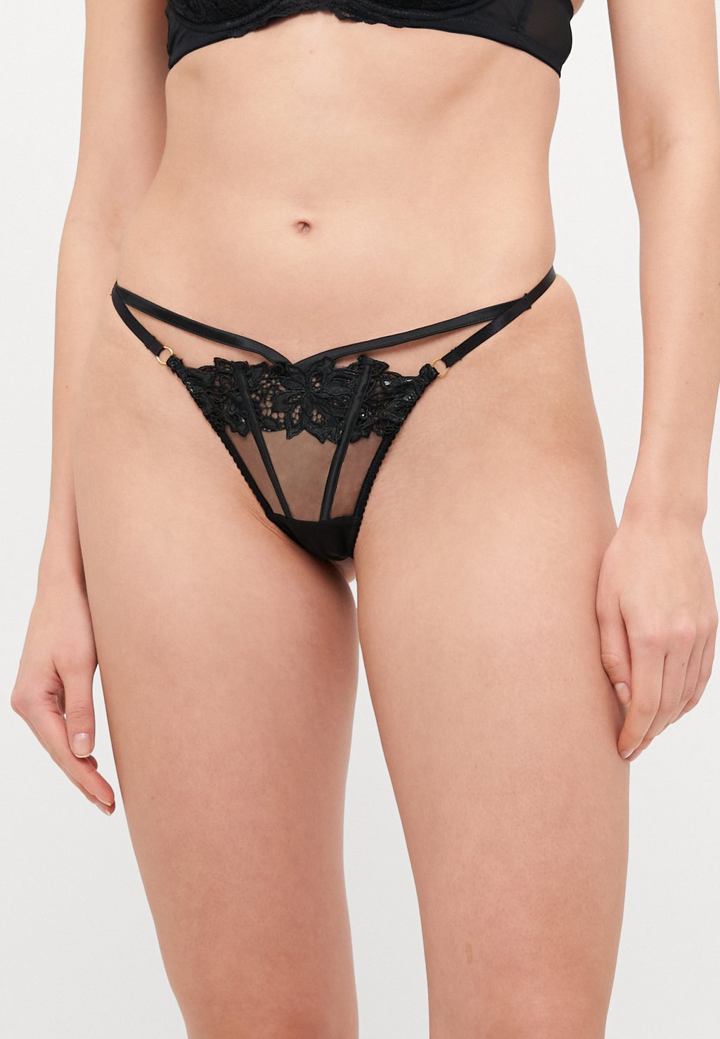 

Стринги IRREPLACEABLE THONG Ann Summers, черный
