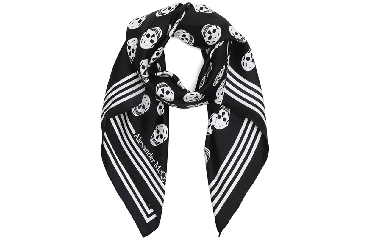 

Шарф с принтом "череп" Alexander McQueen, черный слоновая кость