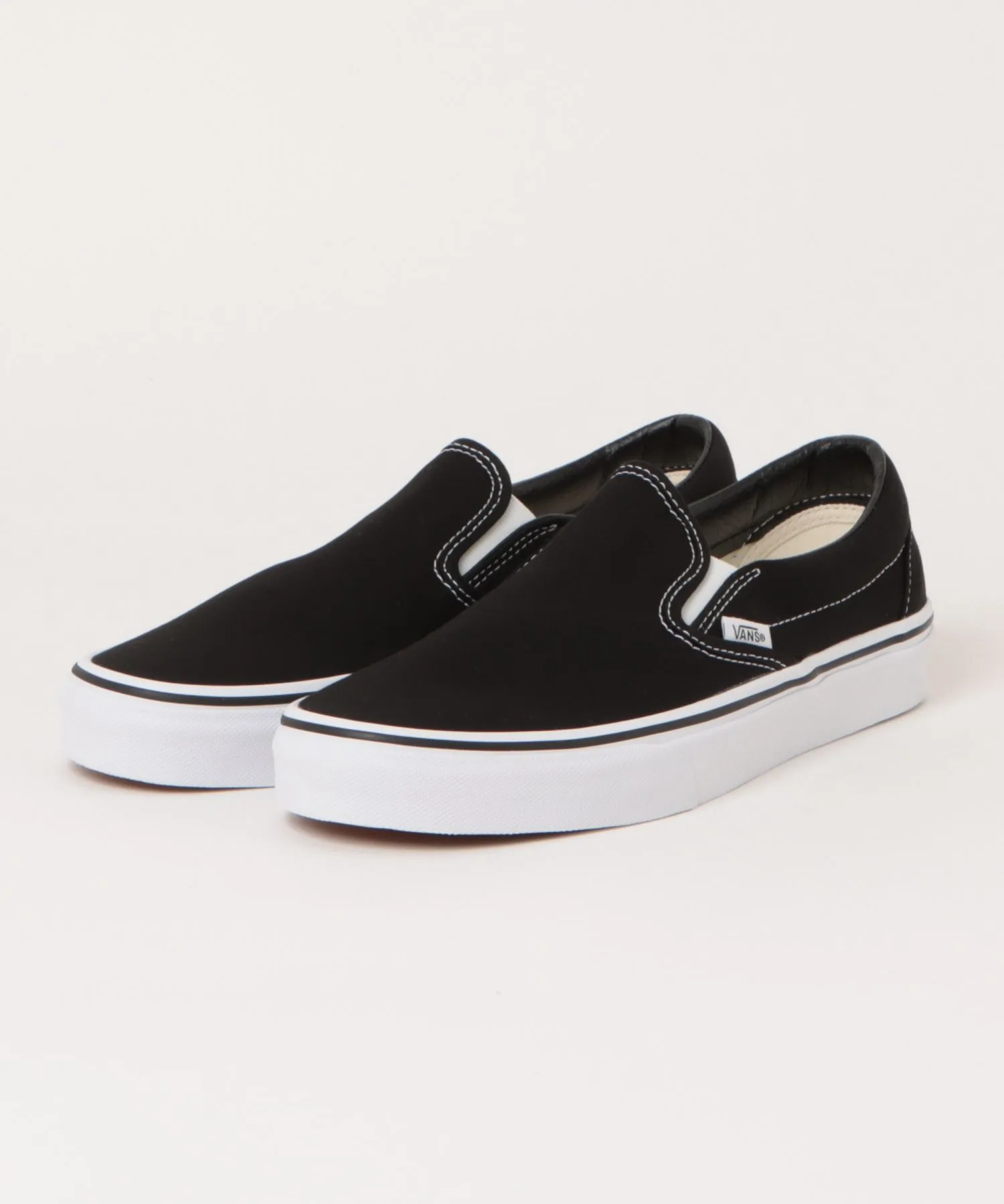 Мужские кроссовки без шнуровки Classic Slip-On VANS черные