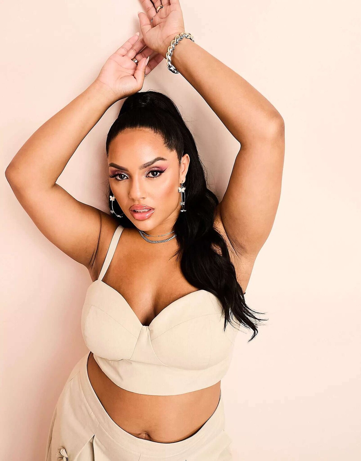 

Бюстгальтер из трех частей с чашечками ASOS LUXE Curve
