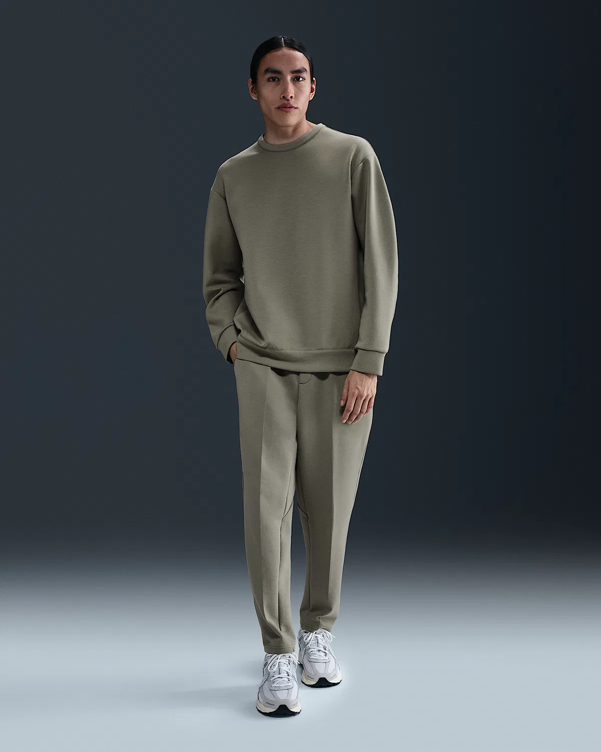 Мужская футболка Nike 24.7 ImpossiblySoft Dri-FIT Crew, Light Army/Steel Green — фото 4