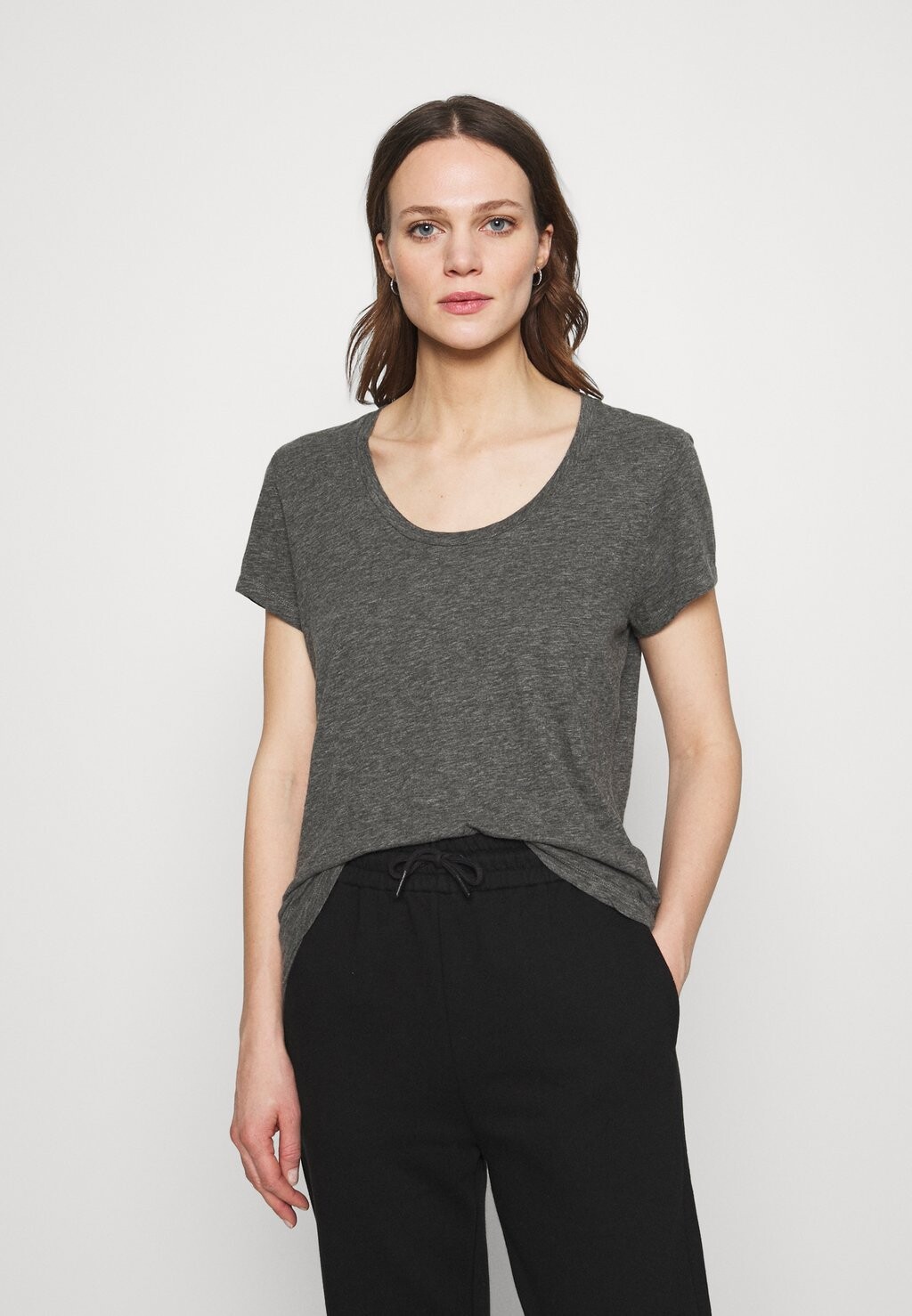 

Футболка базовая JACKSONVILLE ROUND NECK American Vintage, цвет anthracite chine