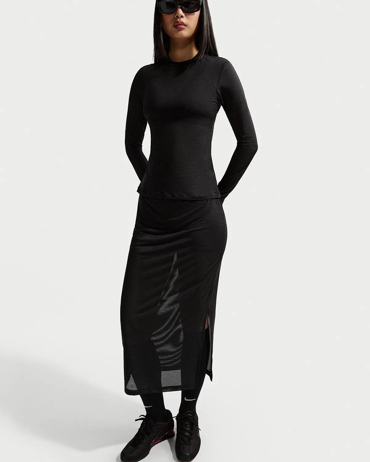 Женская полупрозрачная миди-юбка Nike Sportswear Slim Sheer, Black/Sail — фото 4