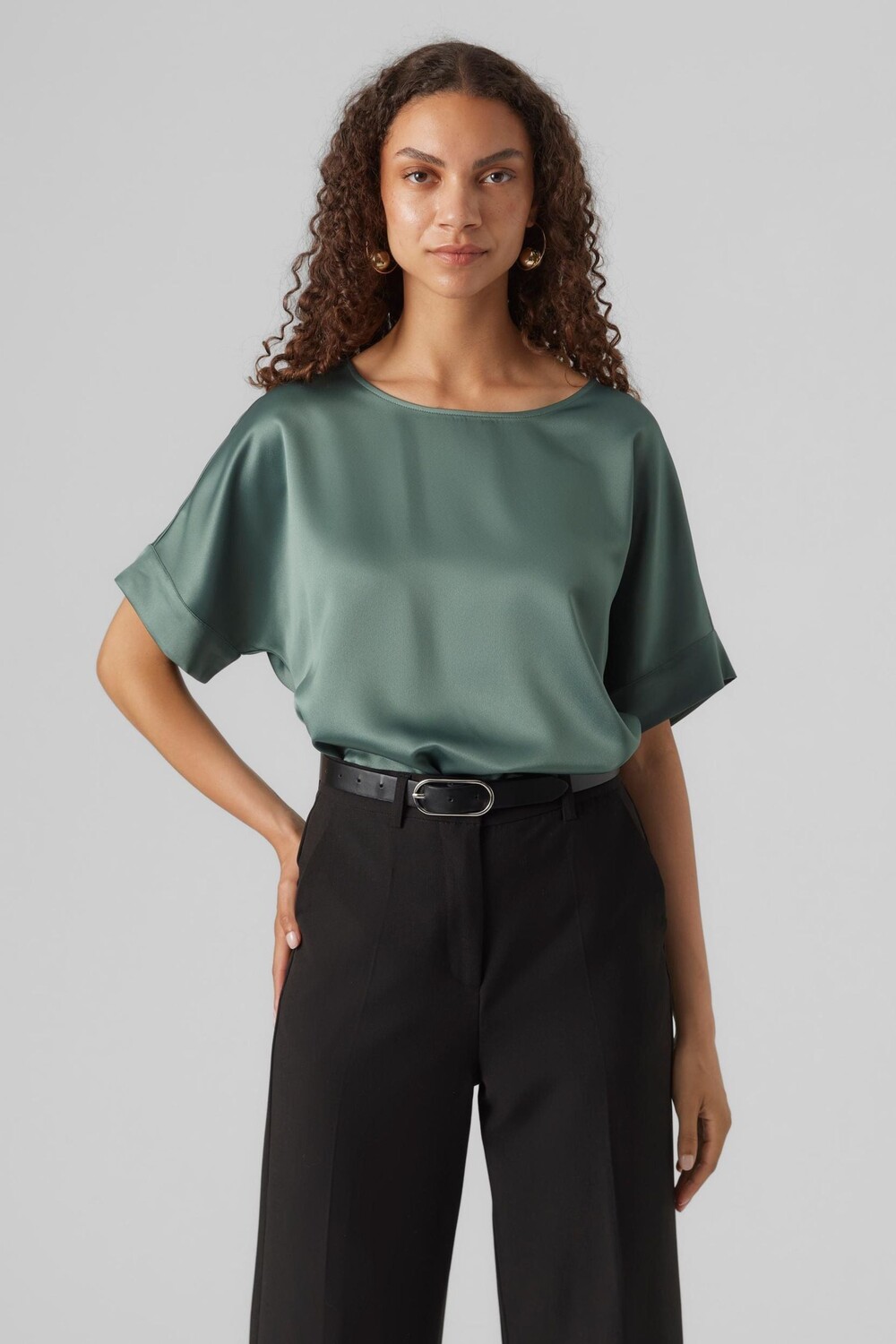 

Атласный топ с короткими рукавами Vero Moda, зеленый