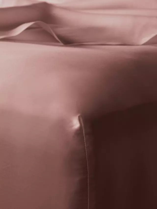 

Простыня на резинке Bedfolk Luxe Cotton Deep, цвет rust