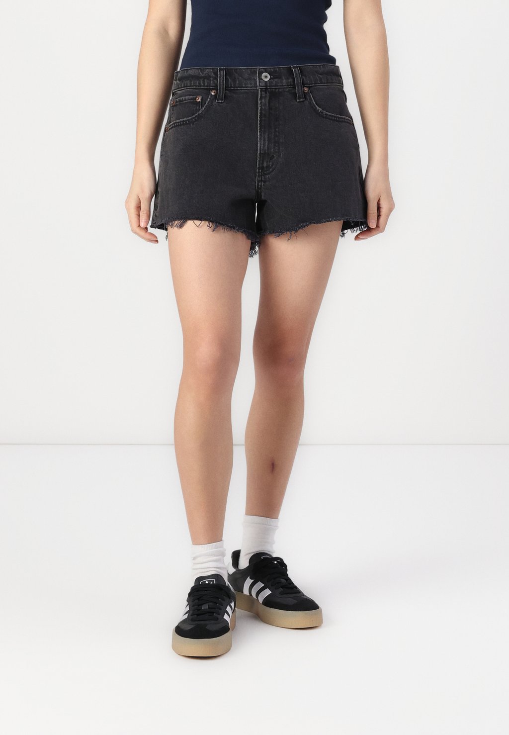 

Джинсовые шорты CLASSIC CUTOFF SHORT FRAY HEM Abercrombie & Fitch, черный