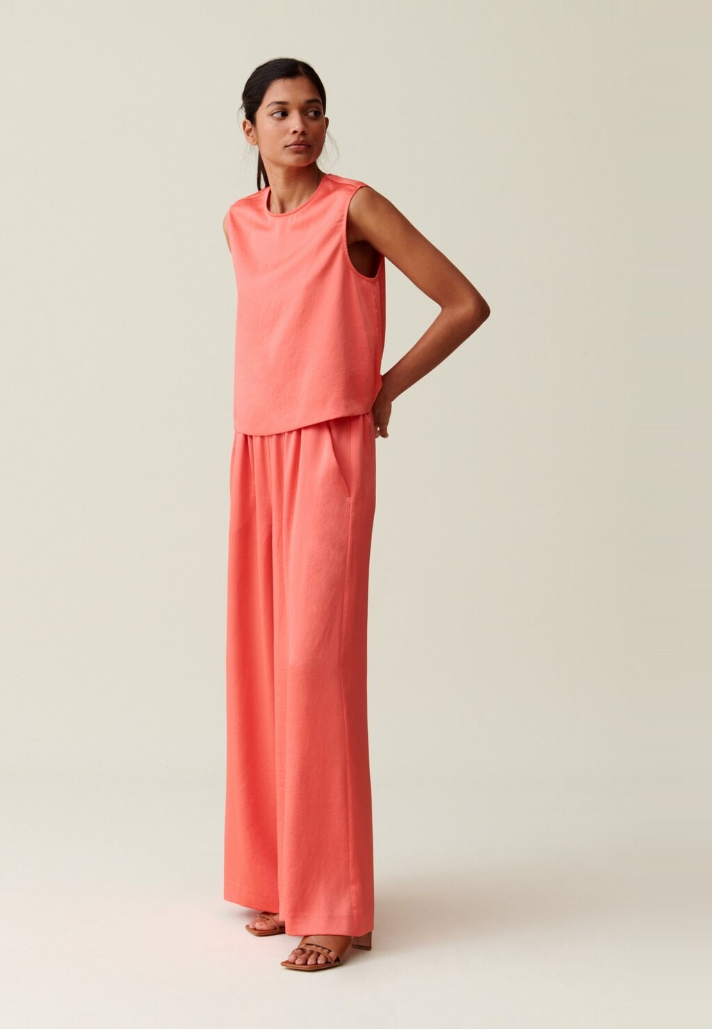 

Топ SANS MANCHES DOS OUVERT Claudie Pierlot, оранжевый