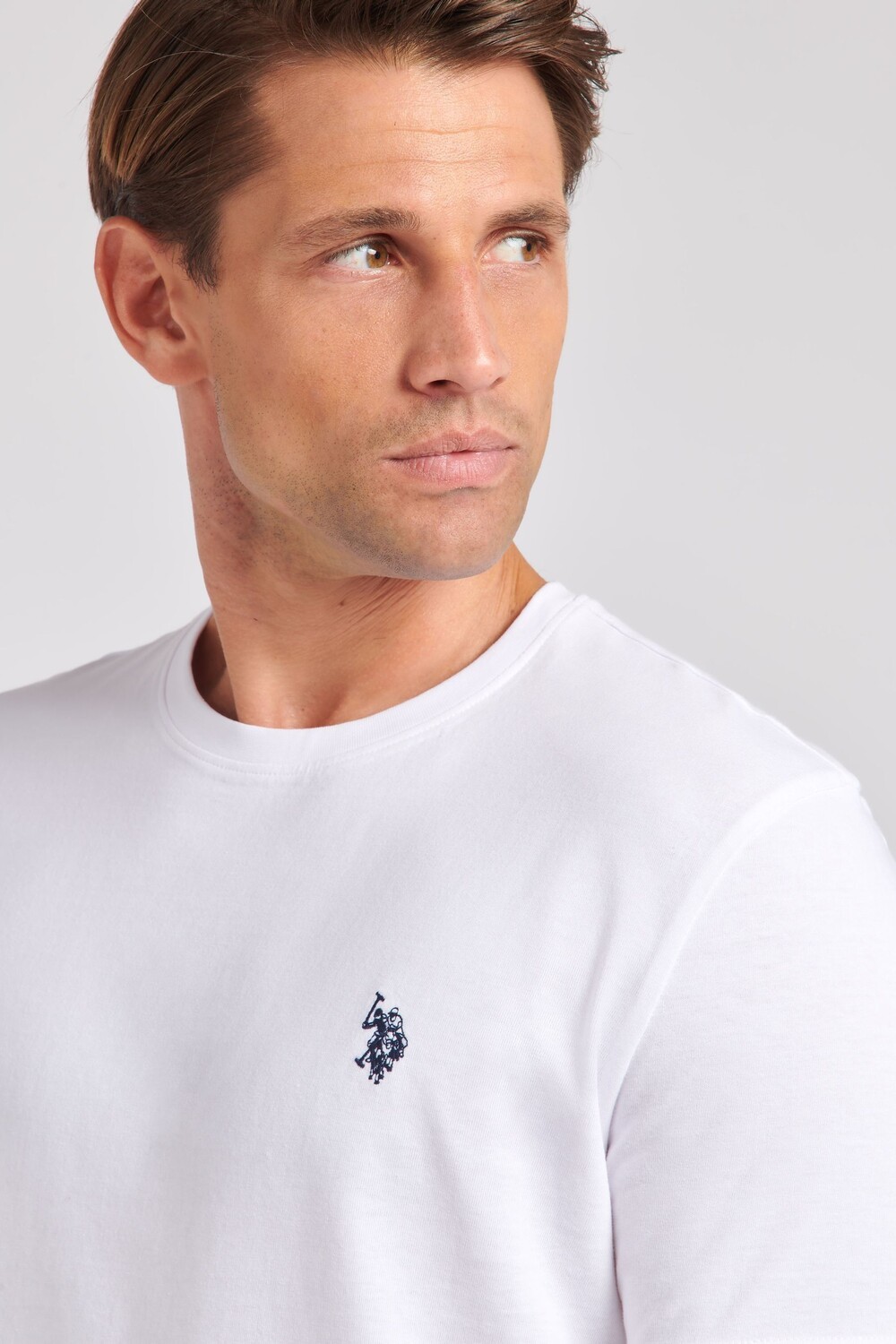 Мужская футболка стандартного кроя с двумя всадниками U.S. Polo Assn, белый — фото 4