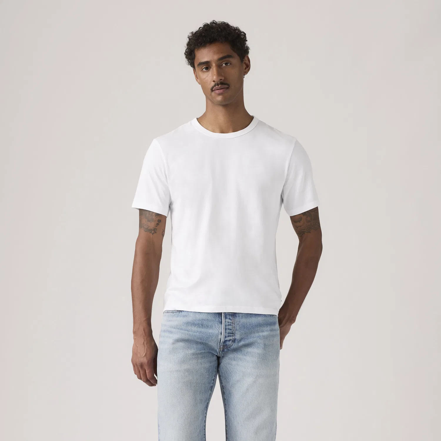 Уменьшенная в размере футболка Levi's, White — фото 3
