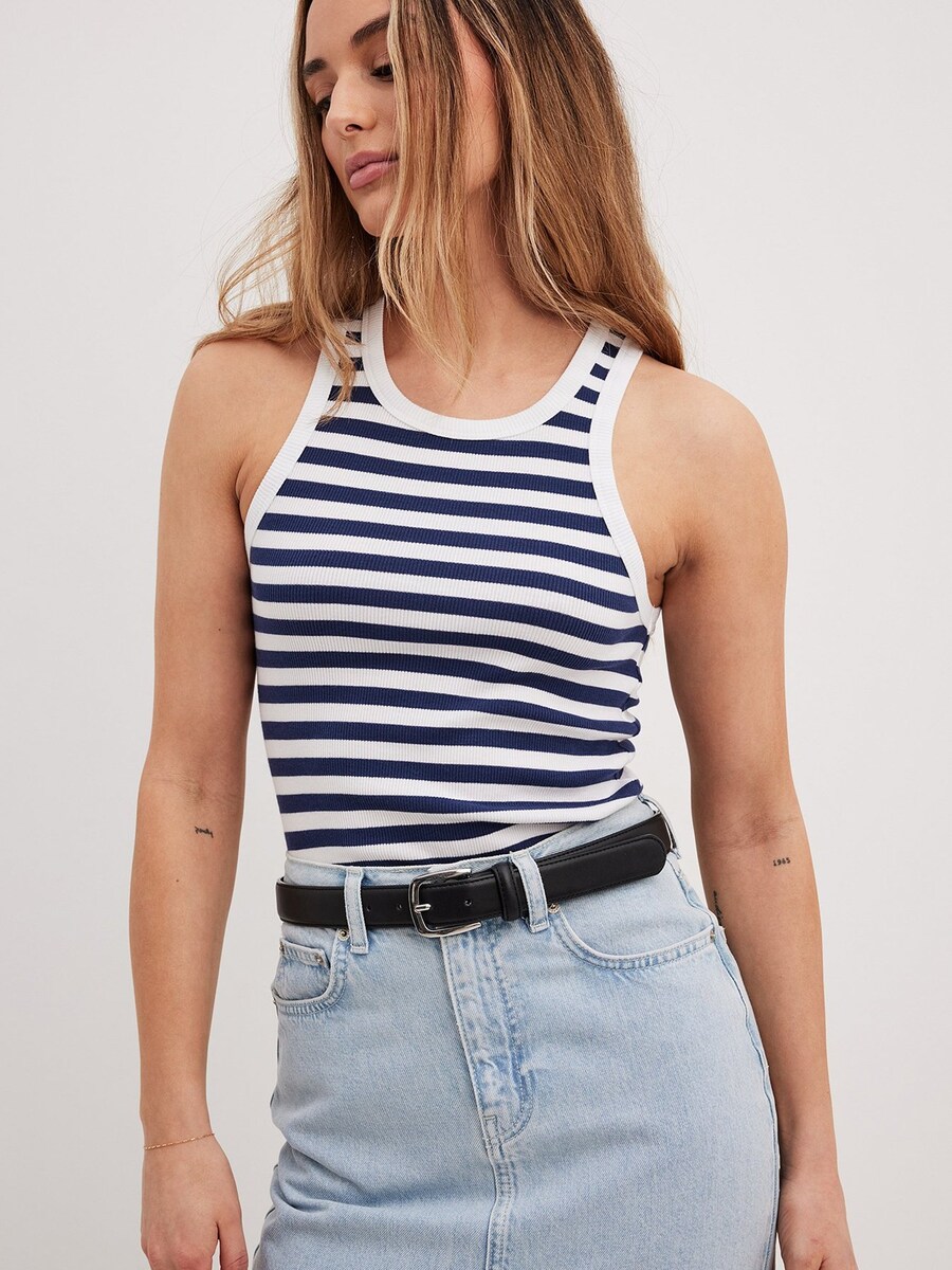

Майка NA-KD Top, цвет dark blue/white