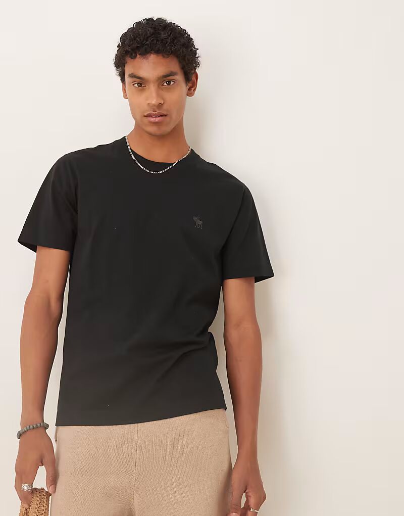 

Футболка Abercrombie & Fitch Slim Fit Icon черного цвета