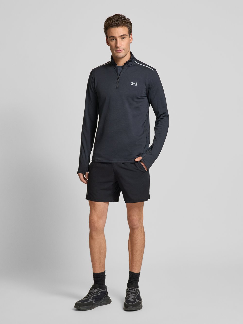 

Шорты с эластичным поясом модель «Vanish» Under Armour, черный