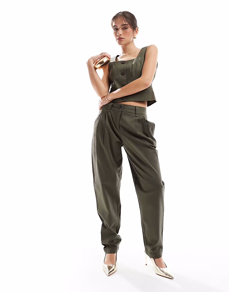 

Брюки-бочонки Vero Moda, сшитые по индивидуальному заказу, в цвете «каламата-зелёный»