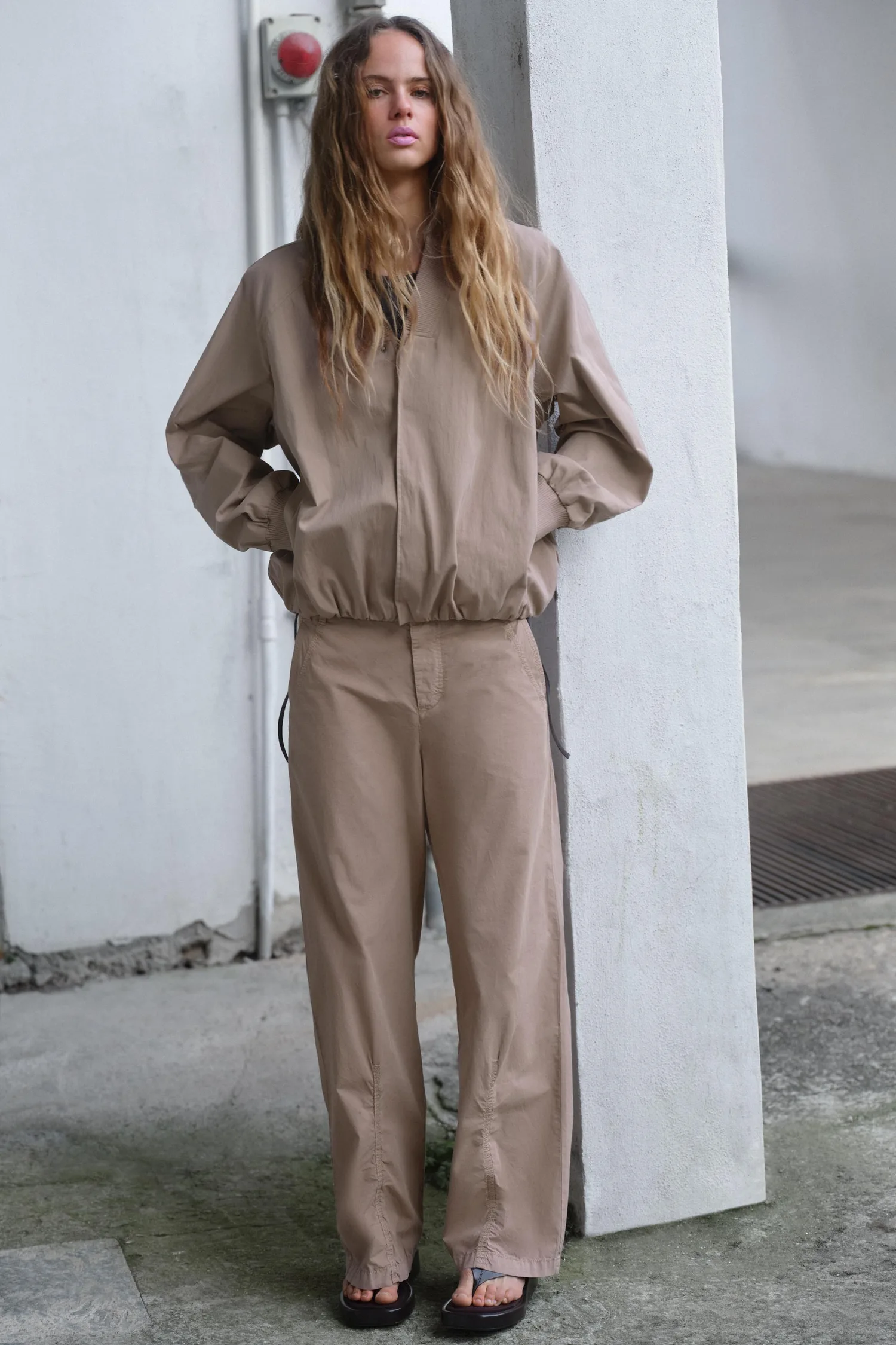 Прямые брюки со сборками Zara, пыльно-розовый