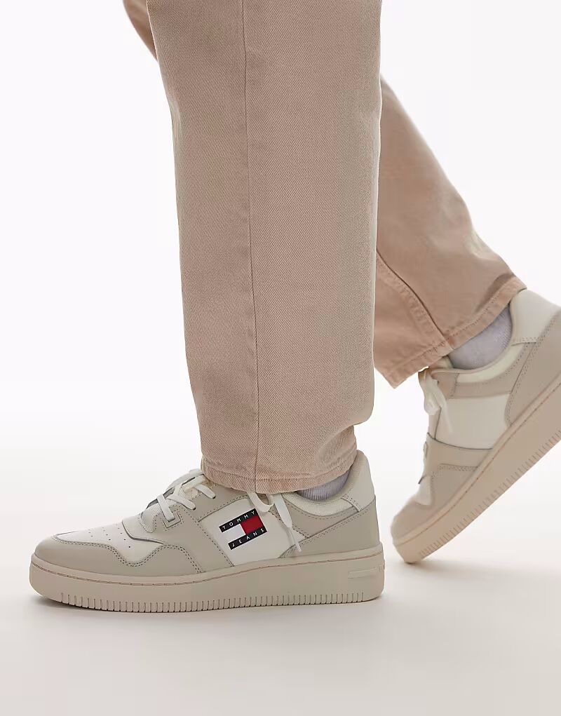 

Кроссовки Tommy Jeans в стиле ретро цвета слоновой кости