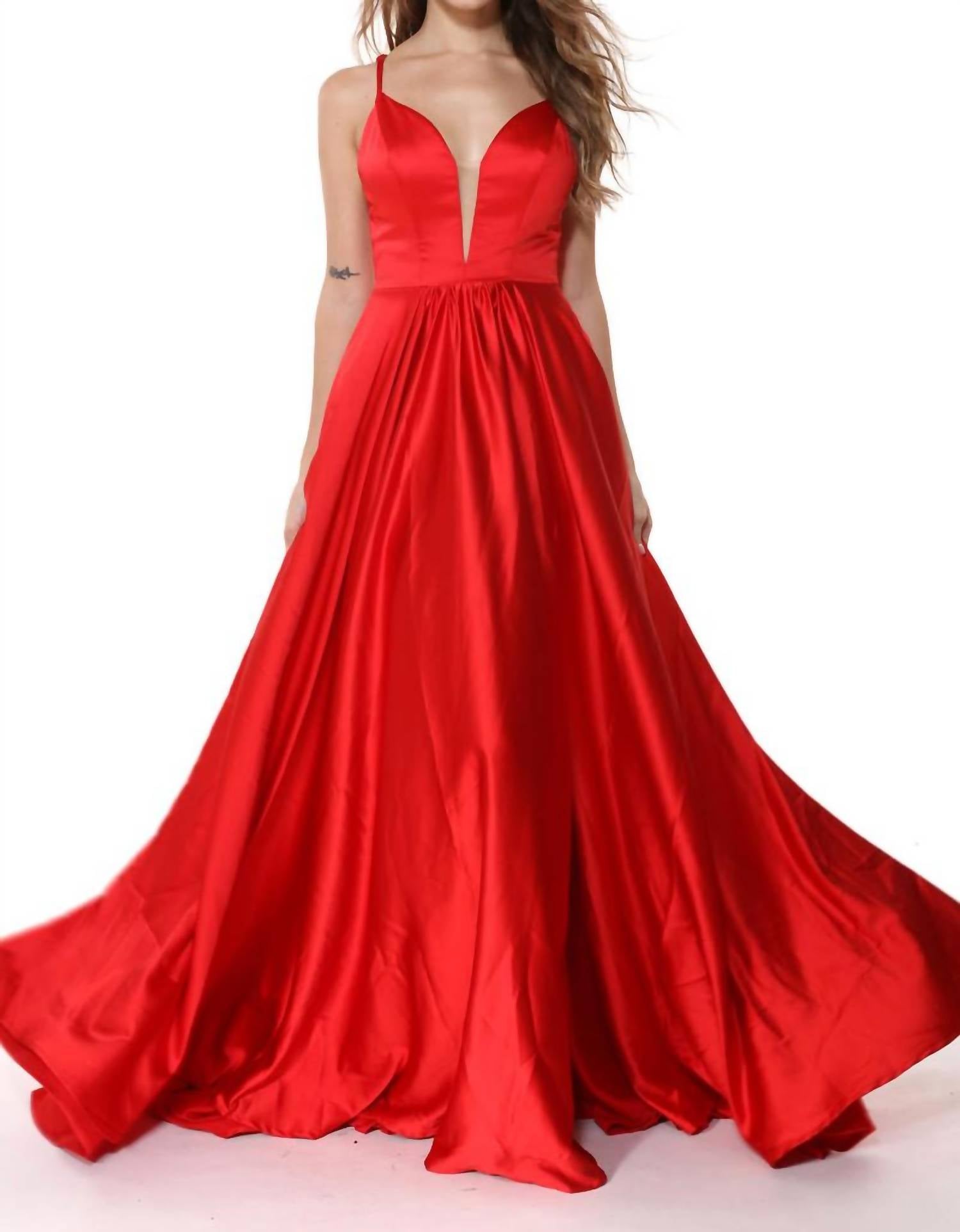 

Потрясающее красное платье для выпускного Ava Presley