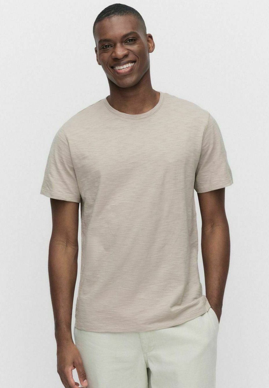 

Базовая футболка HARRY CREW NECK TEE Dobber, бежевый
