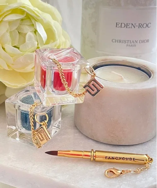 Кисть для губ FANCYCUBE Lip Brush, золотой