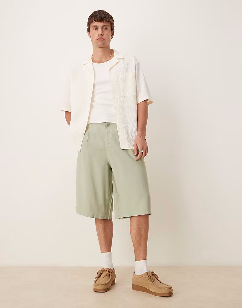 

Шорты-бемуды свободного кроя с плиссировкой ASOS DESIGN в цвете шалфея