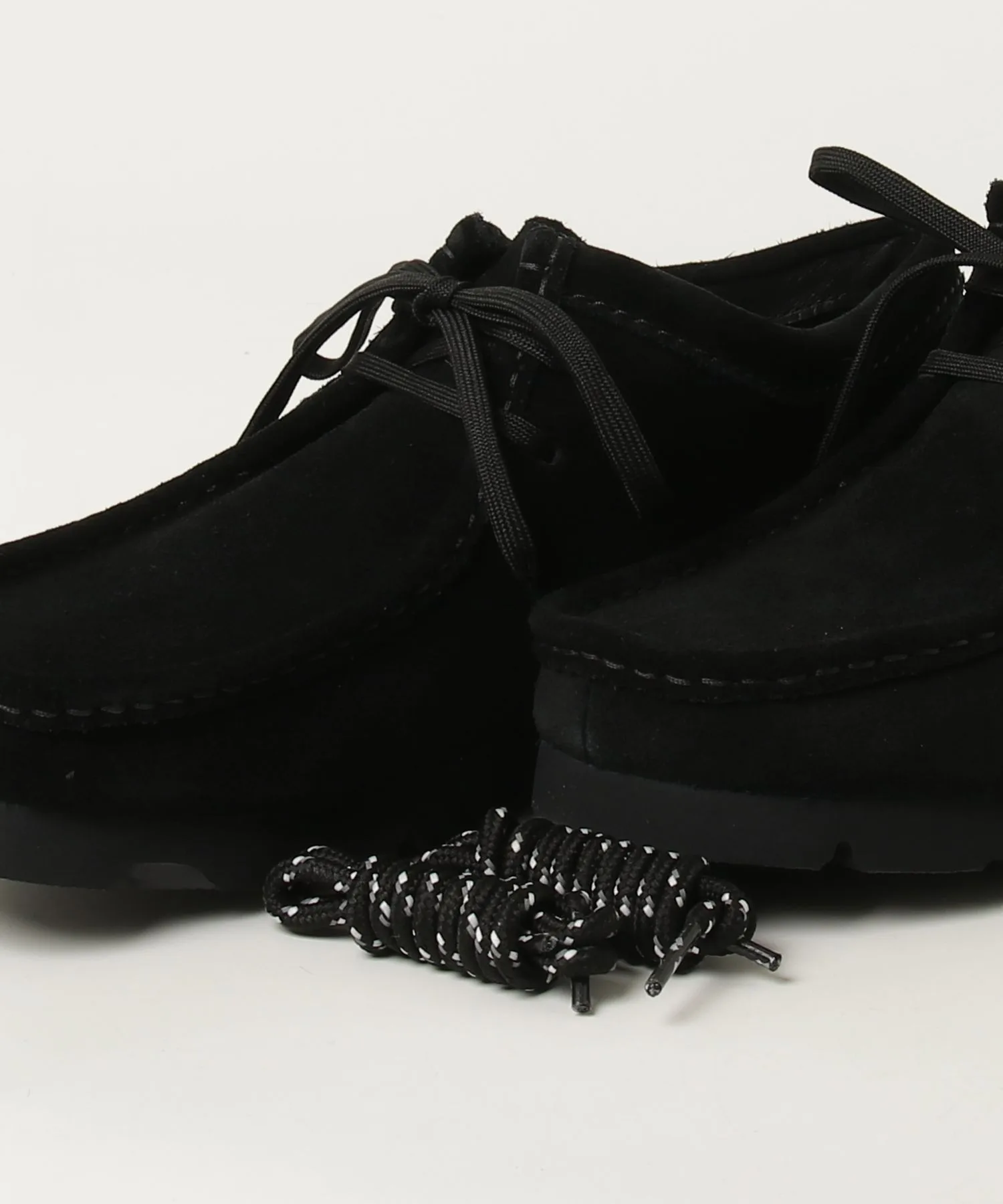 Мужские ботинки с мембраной Gore-Tex Clarks WallabeeGTX черные — фото 4