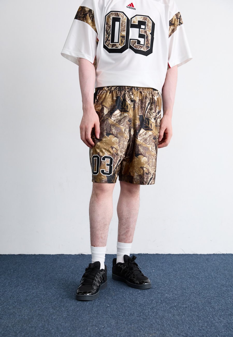 

Шорты Adidas Originals Shorts, Brown