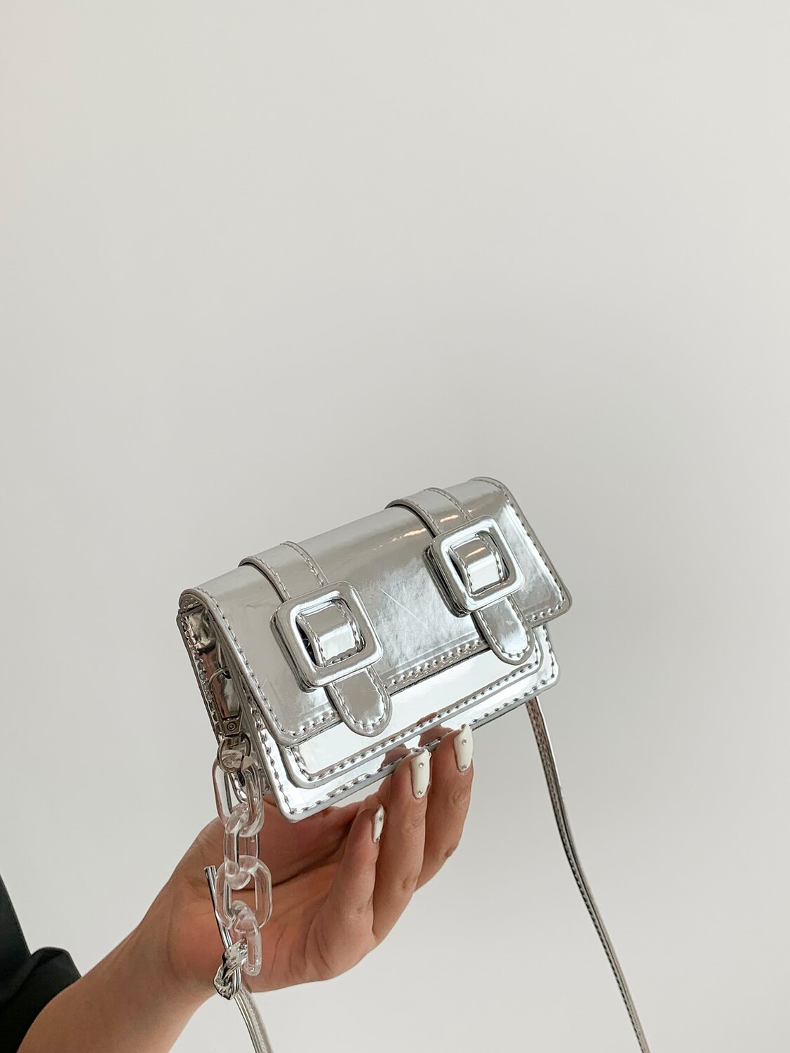 

Сумка квадратная Mini Flap Metallic Funky минималистская, серебряный