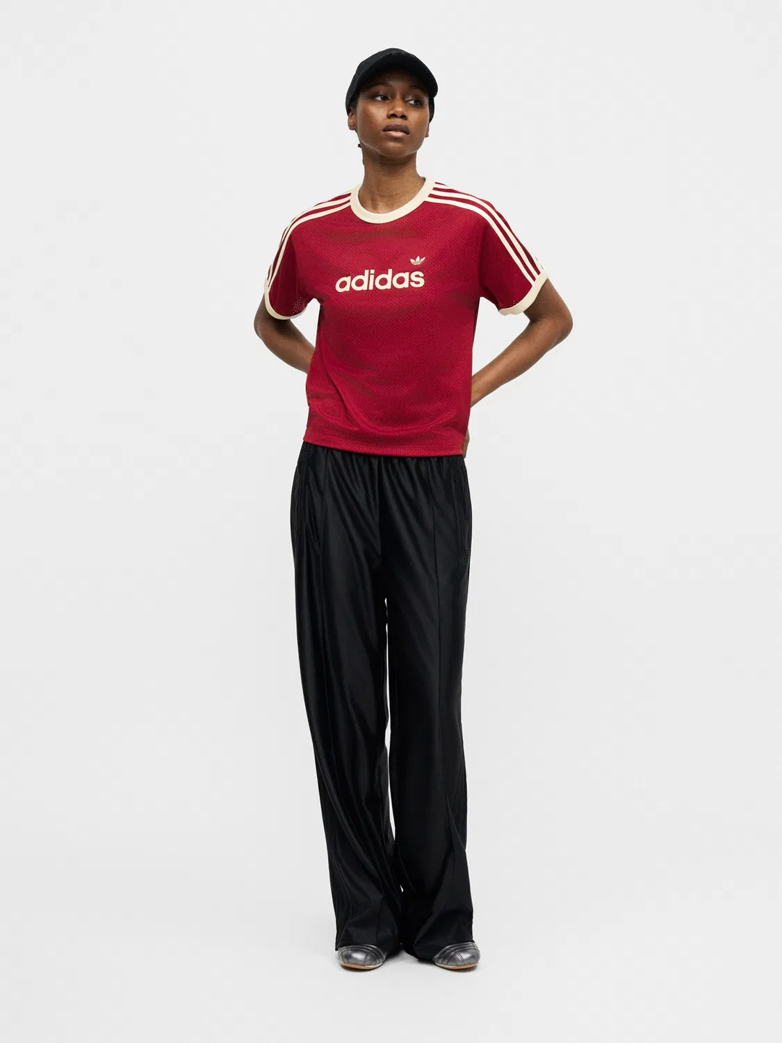 Футболка Adidas Originals Linear ярко-красного цвета — фото 4