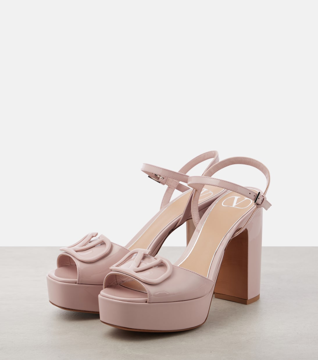 Лакированные босоножки на платформе 115 VLogo Valentino Garavani, Water Rose — фото 4