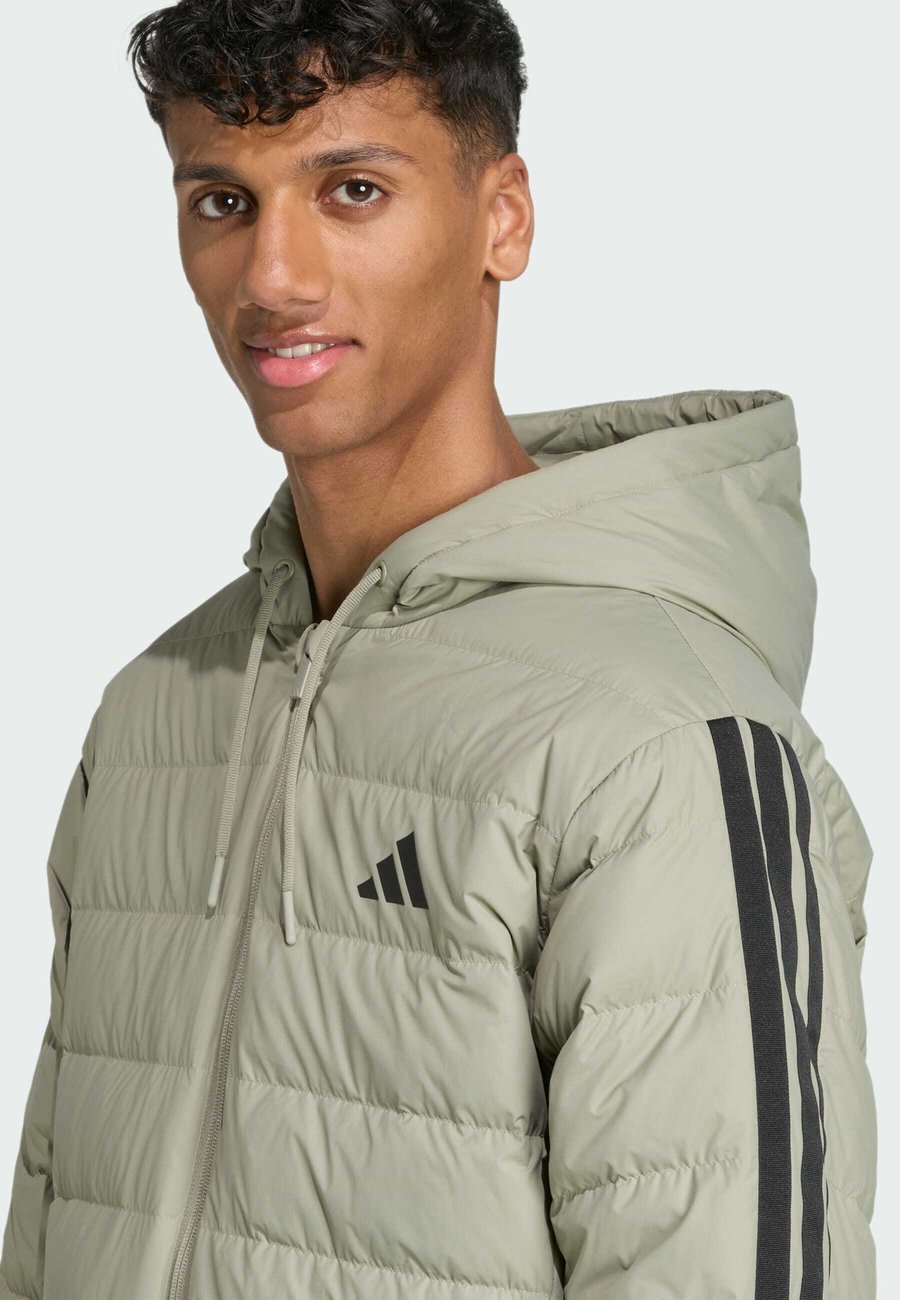 Куртка Adidas Sportswear ESSENTIALS CLIMAWARM 3 STRIPES HOODED , Silver Pebble/Stone — фото 3