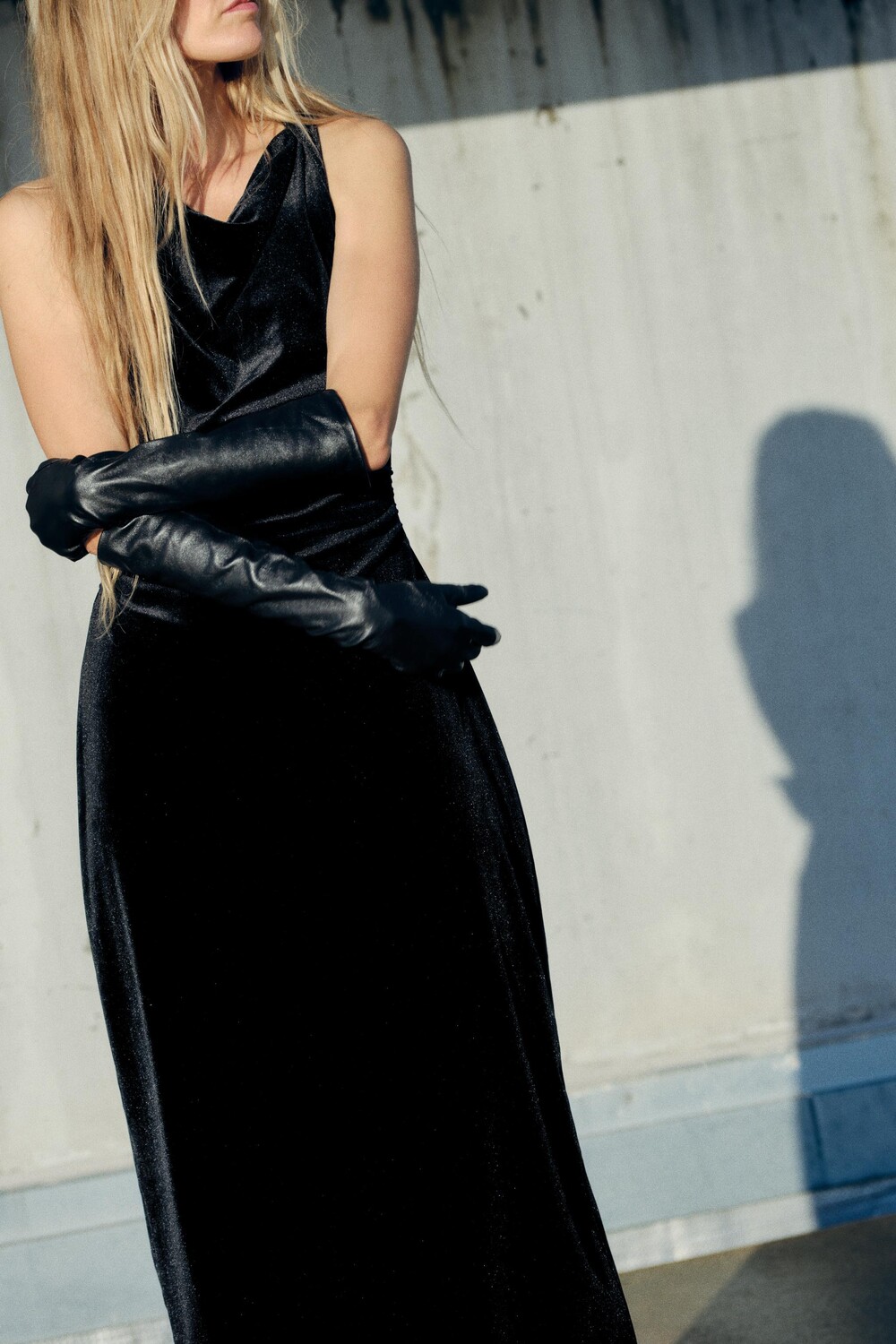 

Длинные кожаные перчатки ZARA, черный