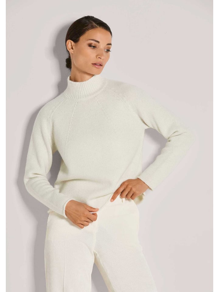 

MADELEINE Современный свитер гладкой вязки со стойкой, кремового цвета