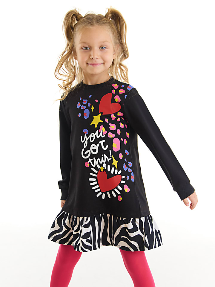 

Платье Denokids Kleid Heart Stickers, цвет Schwarz/Bunt