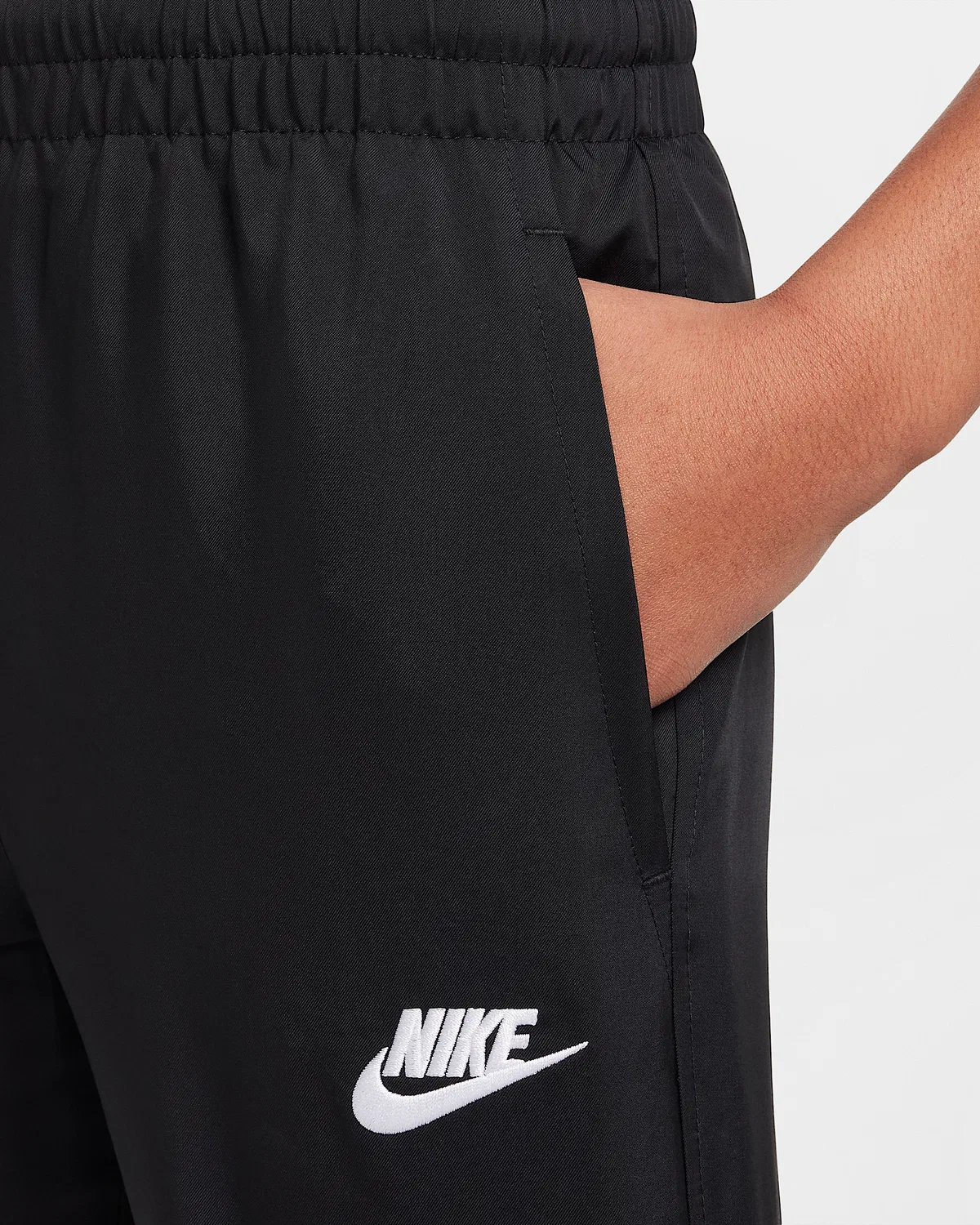 Детские спортивные штаны Nike Sportswear Club, Black/White — фото 4