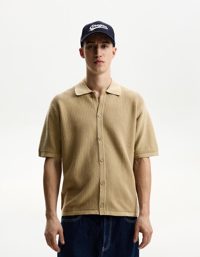 

Текстурированная рубашка с коротким рукавом Bershka, коричневый