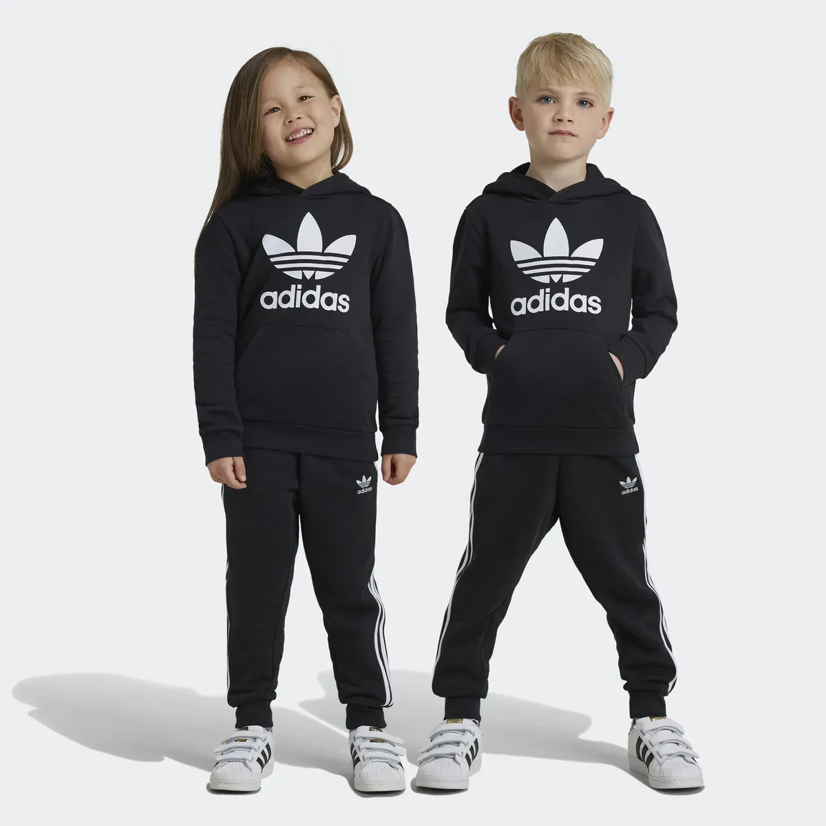 

Спортивный костюм Adidas Originals "HOODIE SET" (2 шт.), черный