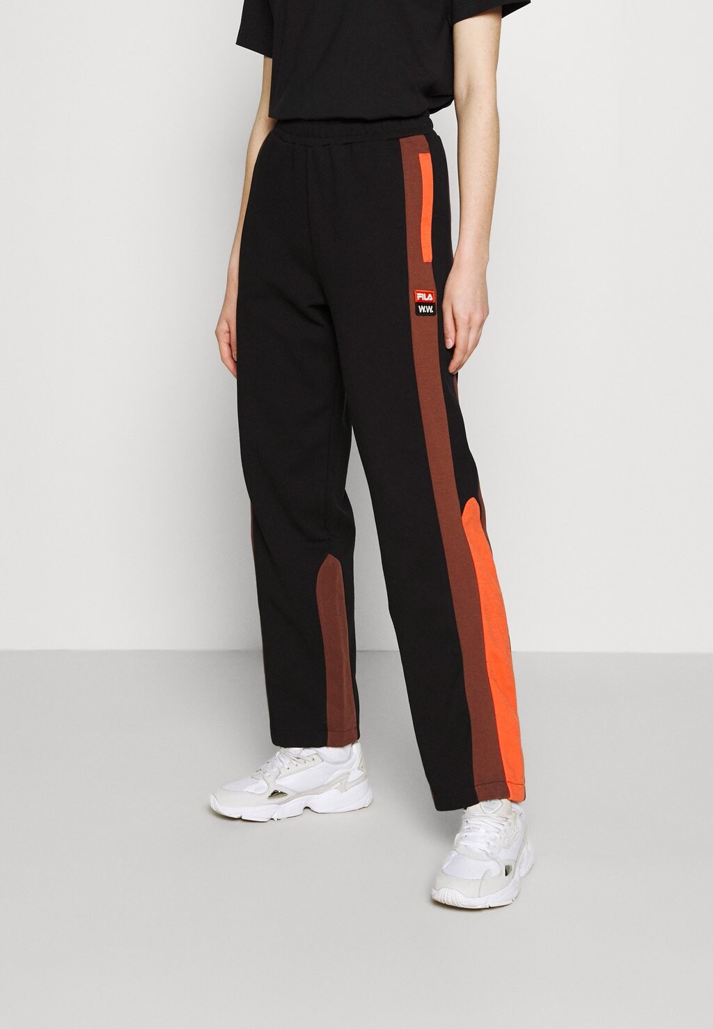 

Спортивные брюки KAROLINA TRACK PANTS Fila, цвет black beauty/potting soil