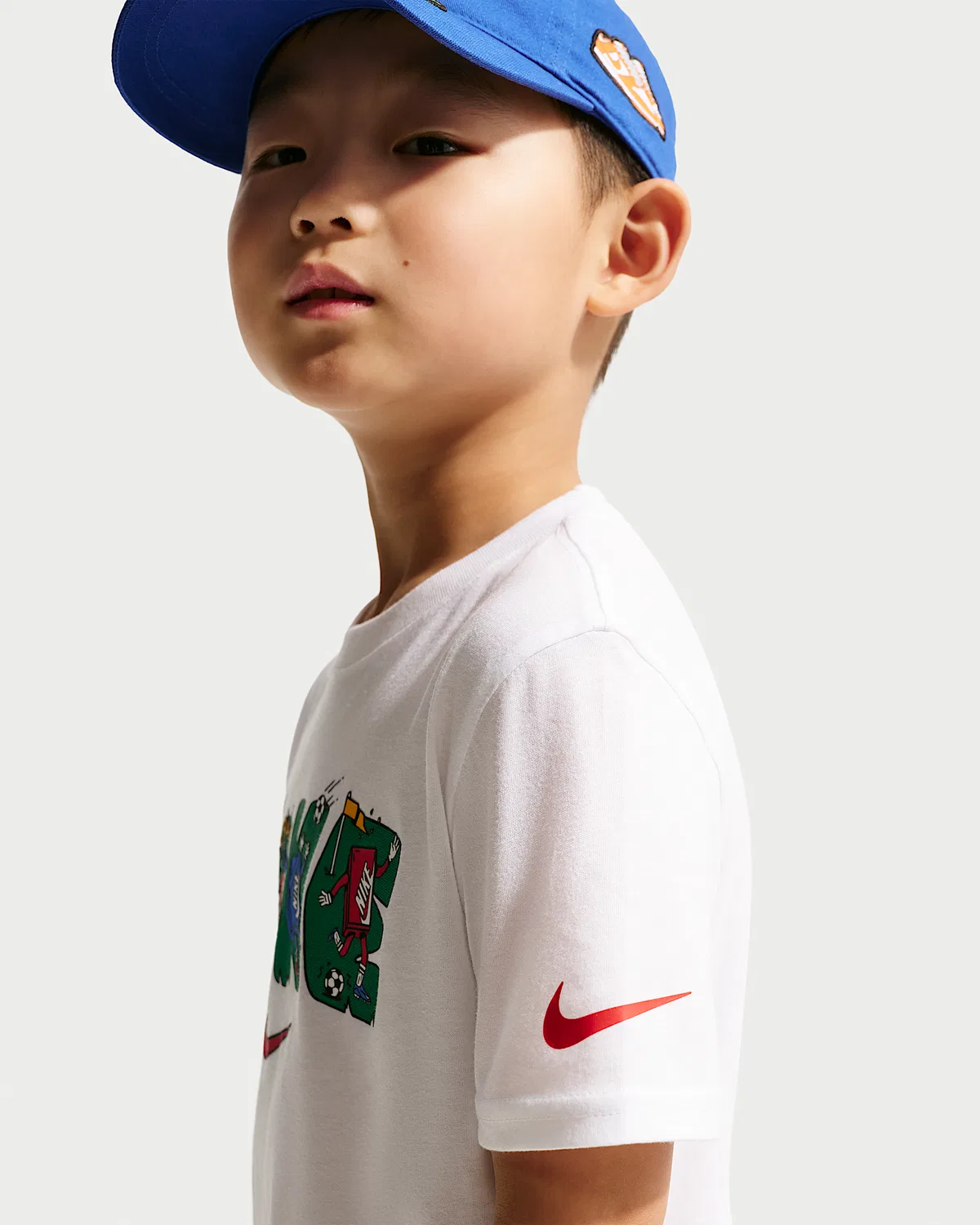 Детская футболка Nike Little Kids' Boxy Multi-Sport Graphic T-Shirt, White — фото 2